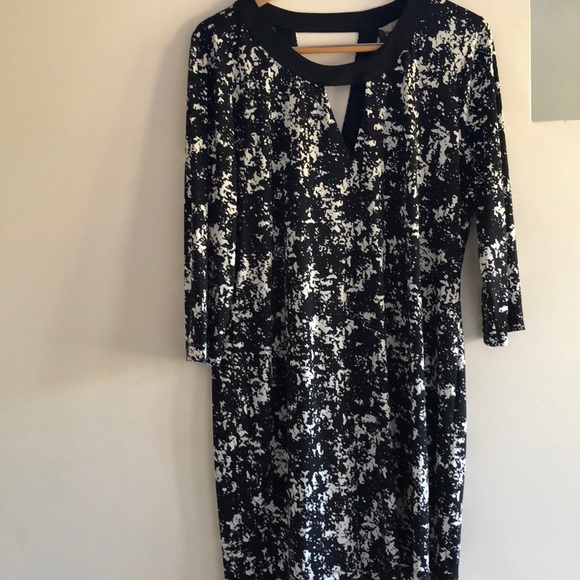 B&W knee length dress from banana with cut outs - Picture 8 of 8